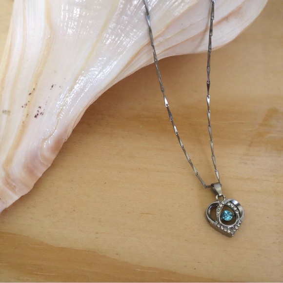 Heart Shape‎ Necklace Pendant with Crystal for Women’s - Picture 2 of 6